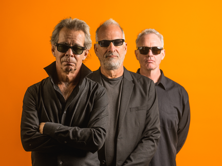 Tim Reynolds w/s/g Consider the Source