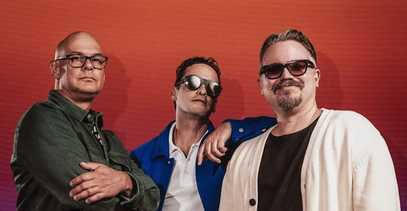 Los Amigos Invisibles