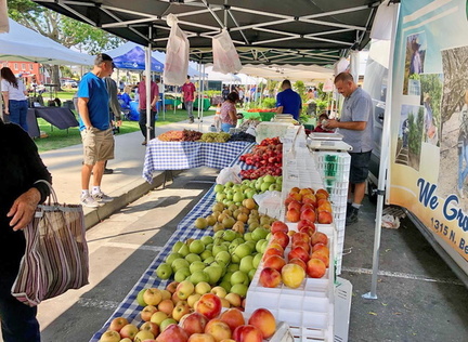 Oxnard Certified Farmers' Market