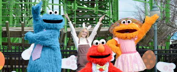 Elmo's Eggstravaganza
