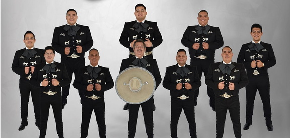 Con Mariachi Los Camperos