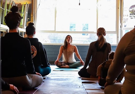 Pints and Poses Yoga.v1
