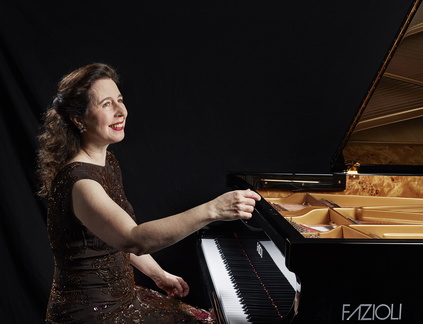 Angela-Hewitt