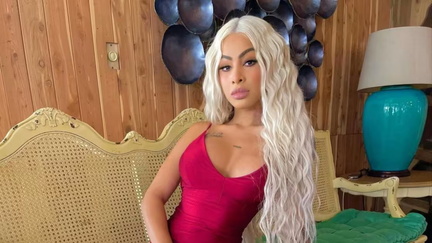 Yailin-La-Mas-Viral-posa-para-una-foto-de-su-cuenta-de-Instagram-5c75dc