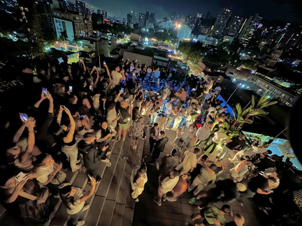Chill Afternoon on The Rooftop!