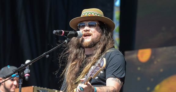 Twiddle-Mihali-Foster-Crop-4
