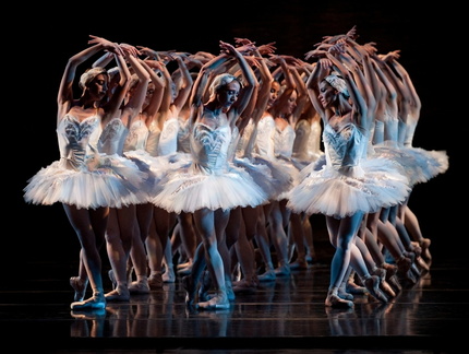 SWAN LAKE.v1