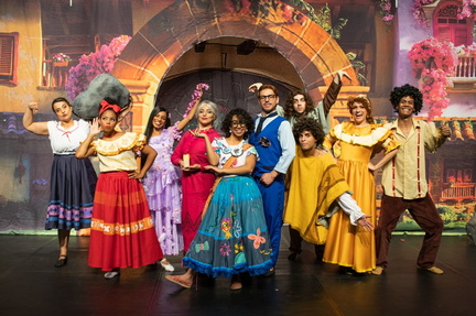 Musical-Encanto-Familia-Madrigal-confirma-apresentacoes-no-Teatro-Municipal-de-Betim