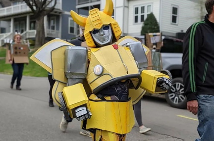 5th annual rock down to electric avenue robot parade