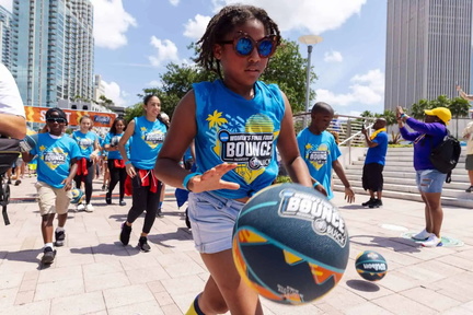 Women's Final Four Bounce