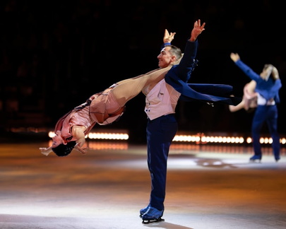 crystal-gallery-04-figure-skating-800x640