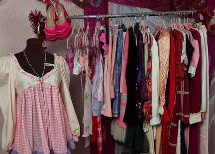 Curious Daze Market