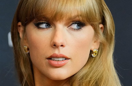 Taylor Swift Look Alike Contest