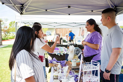 Sipping-into-Spring-Market