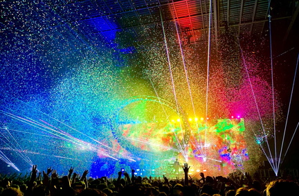 Taylor Shines The Laser Spectacular