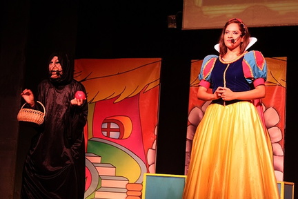 Snow White and The Seven Dwarfs.v1