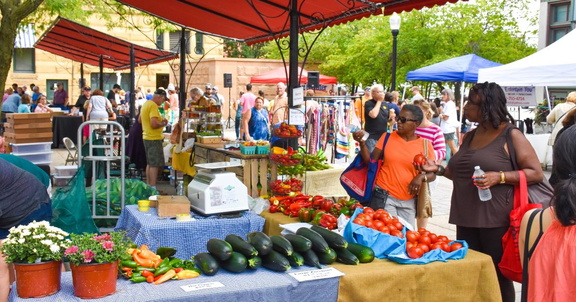 VFW_2016_YLNI_Farmers_Market_01_open_graph_small_408307f4-a400-4af8-a293-037176580ab0