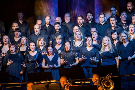 Simon-Boccanegra-Chorus-of-Opera-North-perform-at-Leeds-Town-Hall-credit-Tristram-Kenton-1600x1067