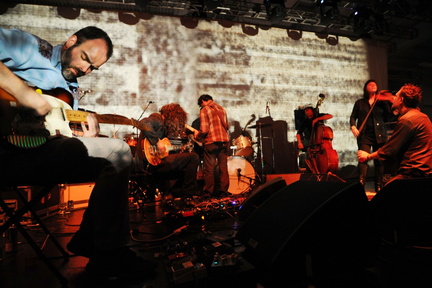 godspeed-you-black-emperor-70fc11af-bf67-44d2-a7a6-aefec13daa93