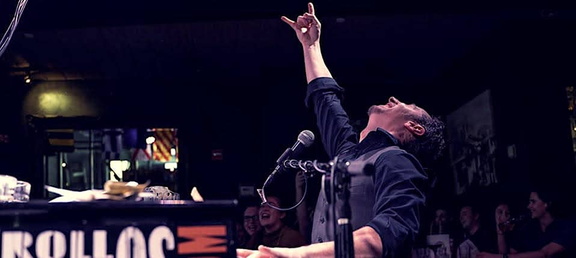Dueling Pianos - Dave &amp; Buster's Virginia Beach.v1