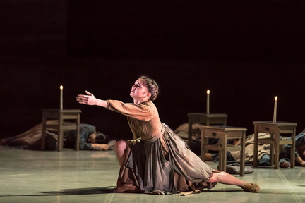 jane_eyre.production.2018.rachael_gillespie.young_jane.photo_emma_kauldhar