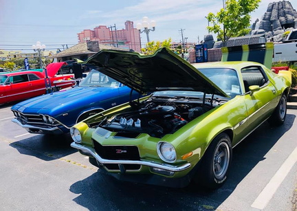 Blu's Crabhouse &amp; Raw Bar Car Show