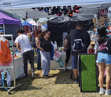 Lively Beach Market Day