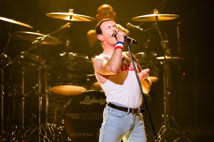 Gary Mullen & The Works : One Night of Queen