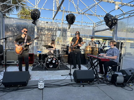 John Hart Project - Paradise Bar &amp; Grill