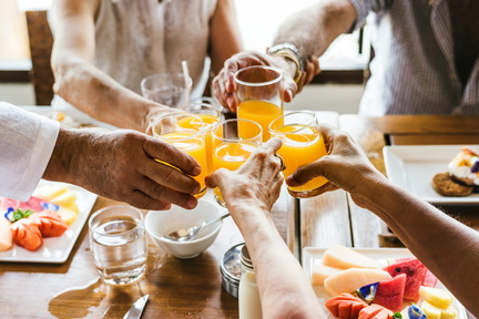 Roses &amp; Rosé Brunch