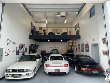 Garages &amp; Gearheads Woodlands