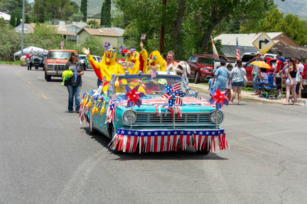 4th-of-July-parade-car-1024x682