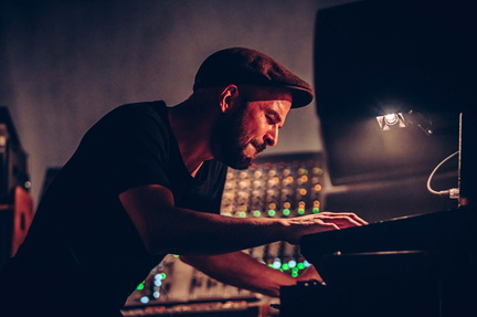 Nils-Frahm Paris-2-©-Pierre-Le-Bruchec web