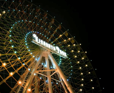 Night amusement park charter con Hiraper Night