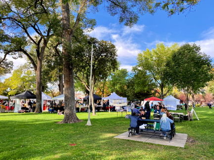 2021-10-23-robinson-park-people-customers-jpg-1_1