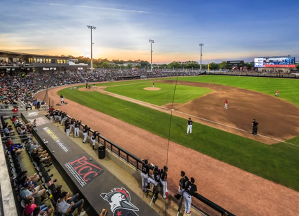 Fayetteville Woodpeckers Baseball Bark in the Park-fotor-20250503162213