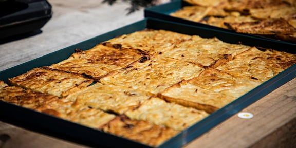 Bring an apron! TIRÒT DI FELONICA (FARMER FOCACCIA WITH ONIONS)