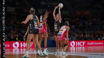 Thunderbirds V Giants