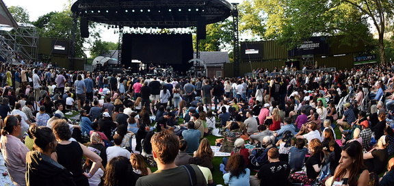 bluenote-jazz-footer-bg-nyc-fest-1800x851
