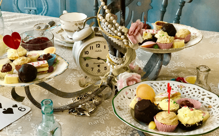 Alice-In-Wonderland-Afternoon-Tea-At-Cafe-Isabella