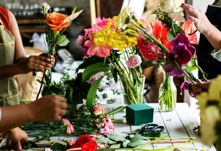Pedastal Table Arrangement