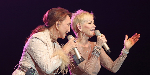 Lorrie Morgan &amp; Pam Tillis