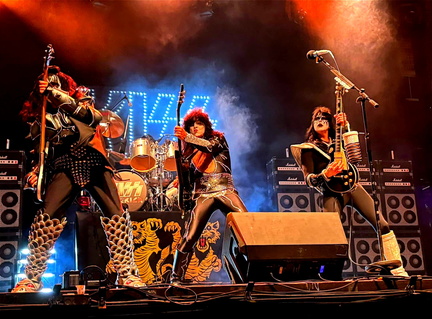 Kiss America