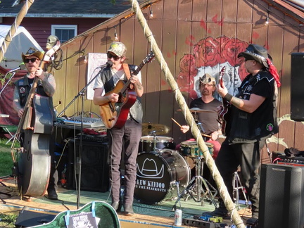 Drew Kiddoo &amp; the Blackouts