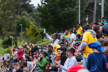 CROWD PHOTO