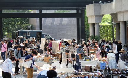 Akasaka Antique Market in Ark Hills