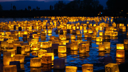 Water-Lantern-Festival-Web