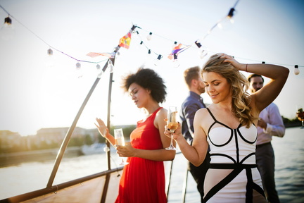 Yacht Party Summer Kick-Off (2)