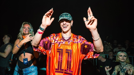 Lessss B2B Omaks, Kntrlvrlst &amp; More