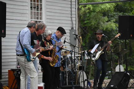 jazz-band-performing